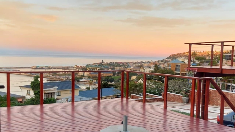 5 Bedroom Property for Sale in De Bakke Western Cape